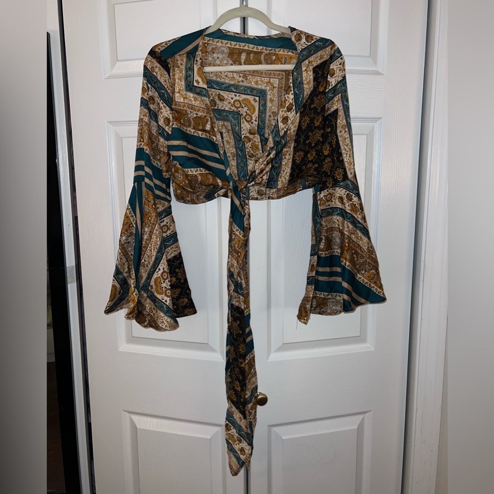 Cider flare sleeve front-tie top size S